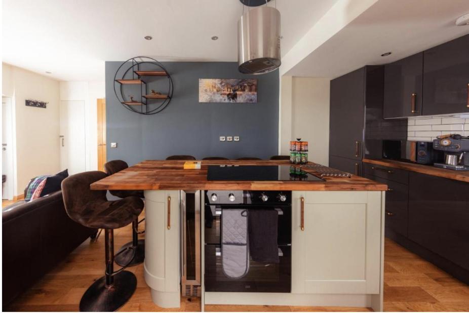 קרבוסט Luxury Cottage With Stunning Views Near Fairy Pools - School House 3 מראה חיצוני תמונה